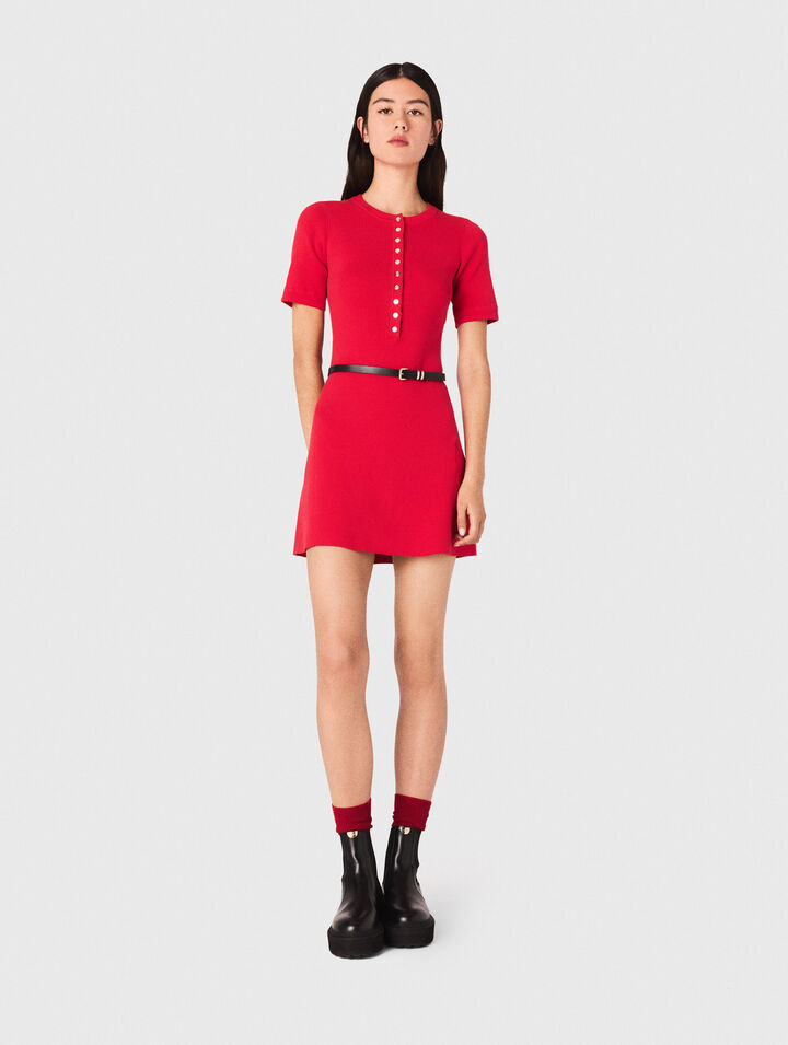 Kurzes Kleid aus Rippstrick