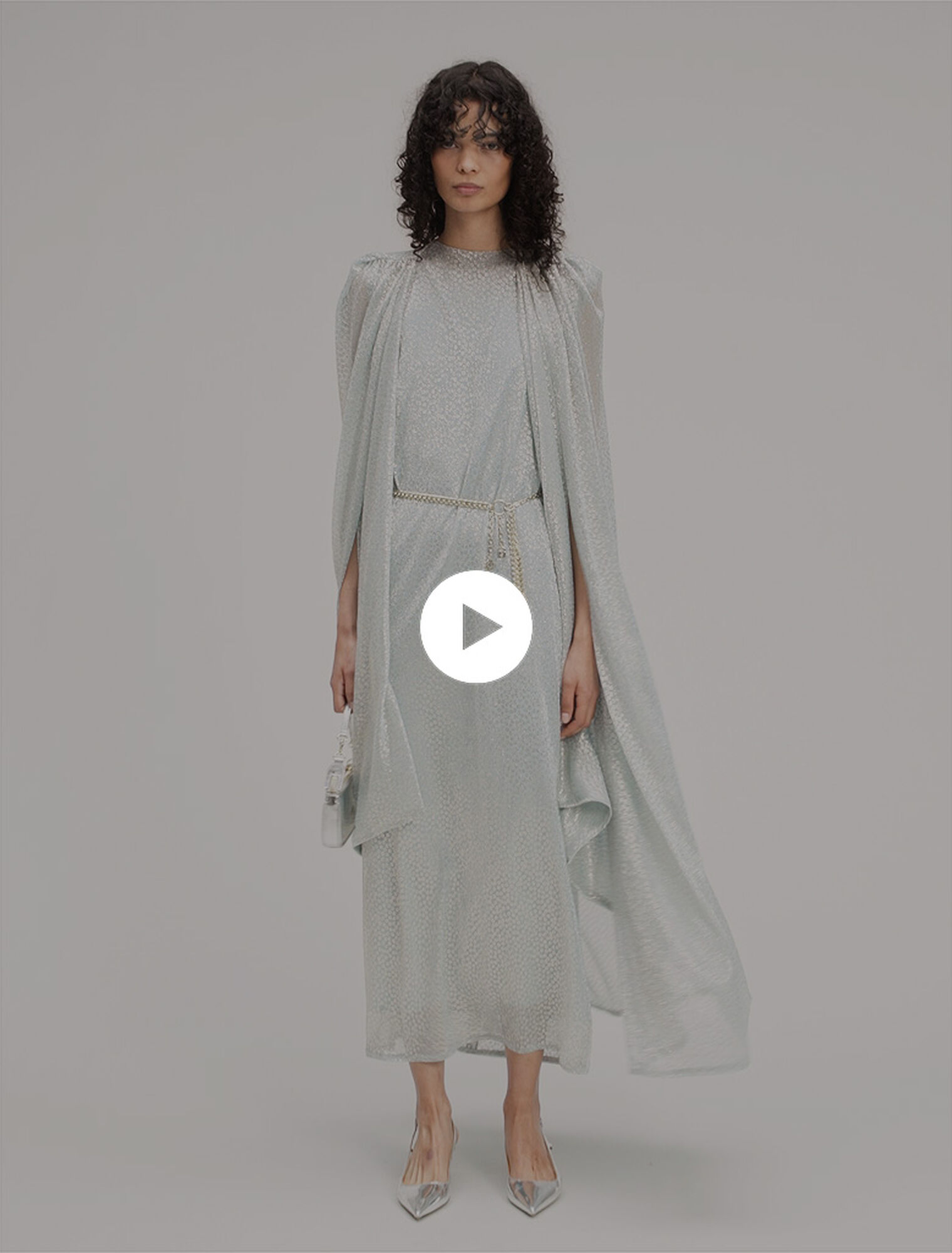 Langes Cape-Kleid aus Lurex