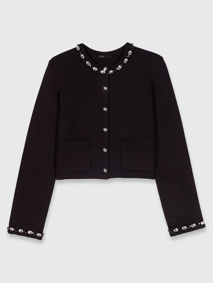 Kurzer Cardigan mit Schmuckdetails
