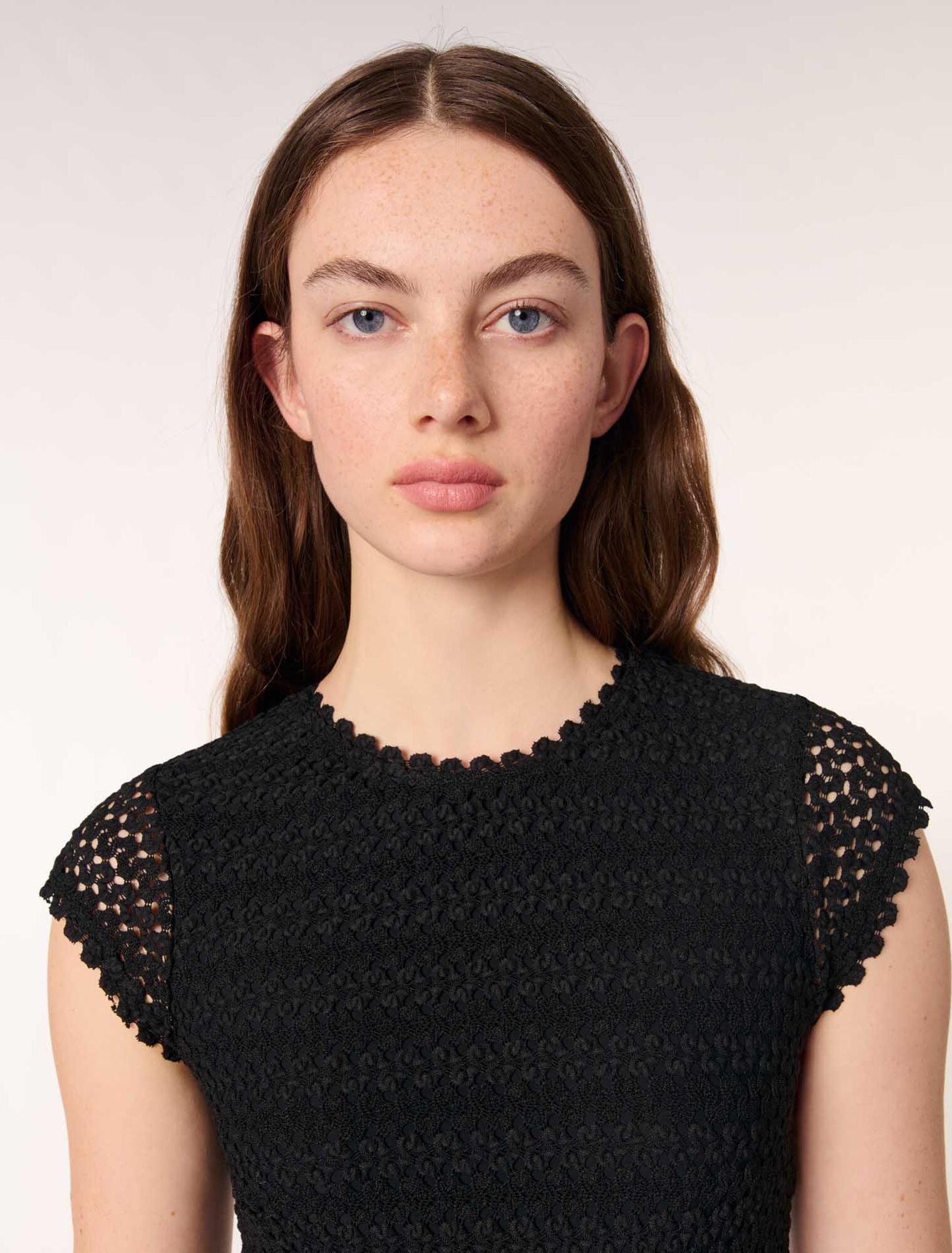Langes Häkelkleid