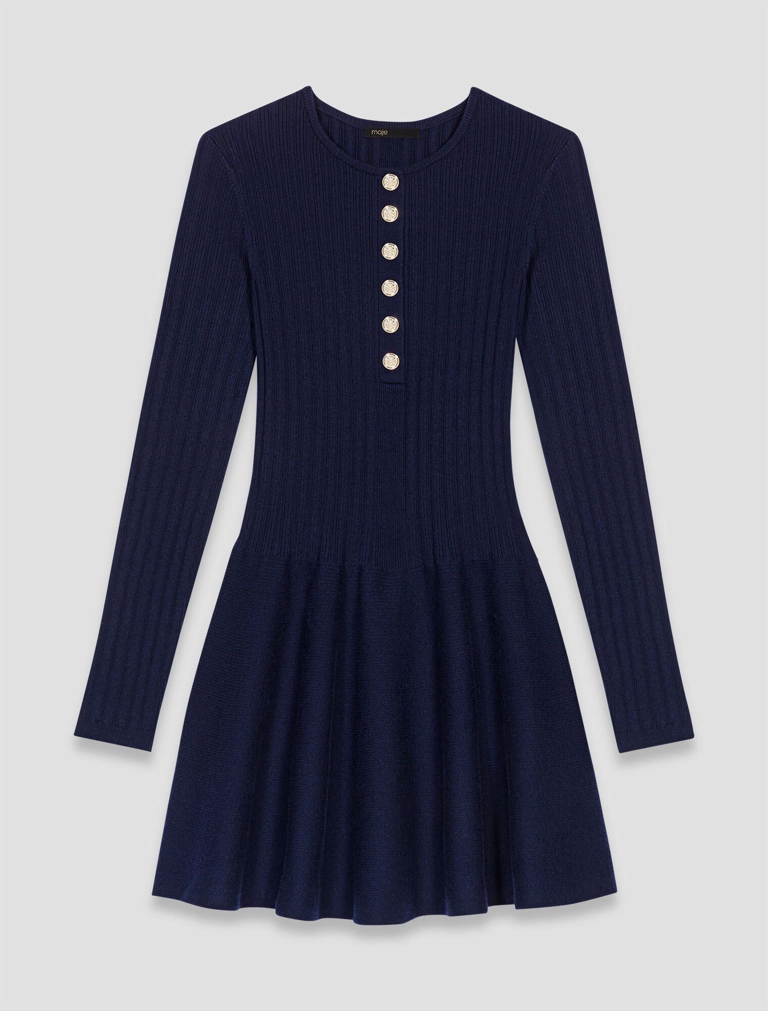 Strickkleid mit ausgestelltem Rock
