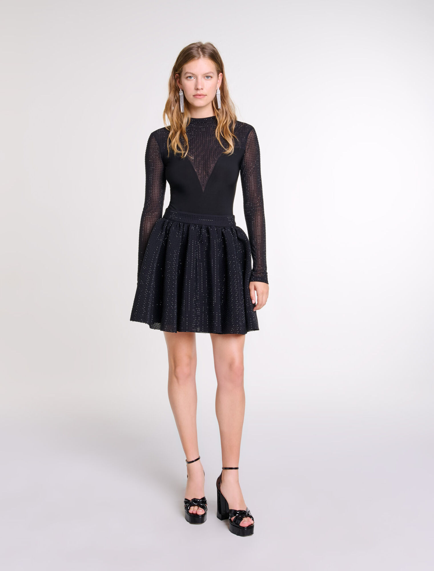 Kurzer weiter Rock mit Strass