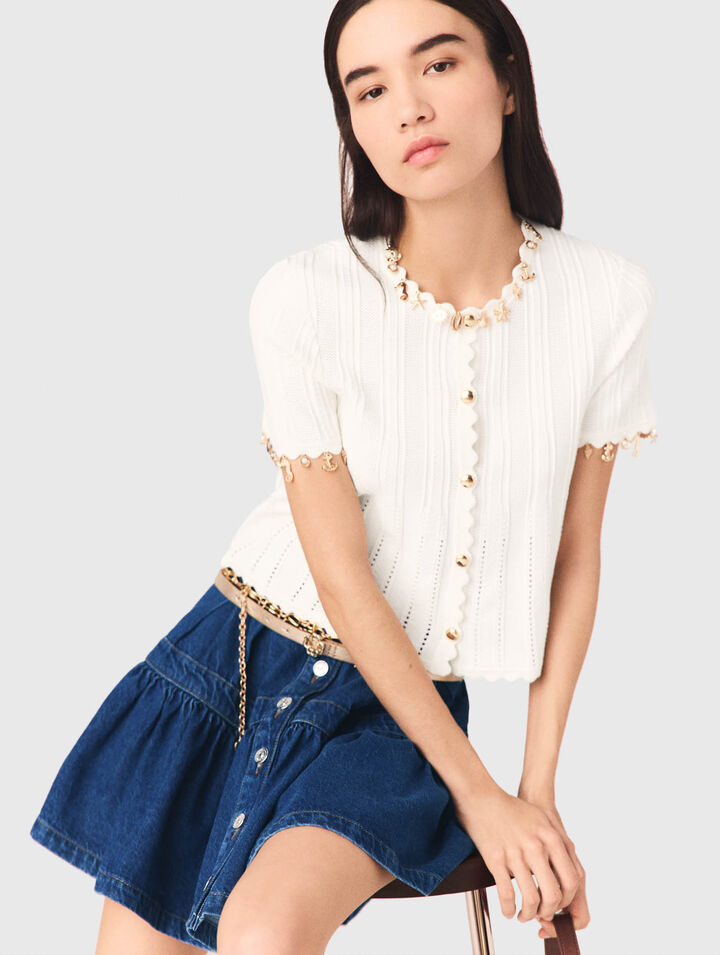 Cardigan mit Goldschmuck