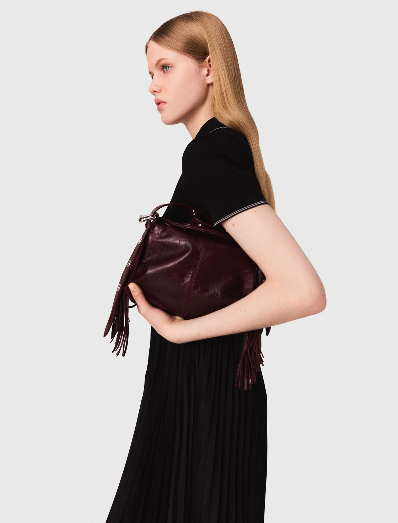 Plissiertes Kleid mit Polo-Kragen