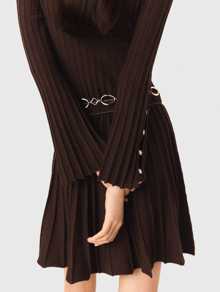 Kurzes Skaterkleid mit Stehkragen