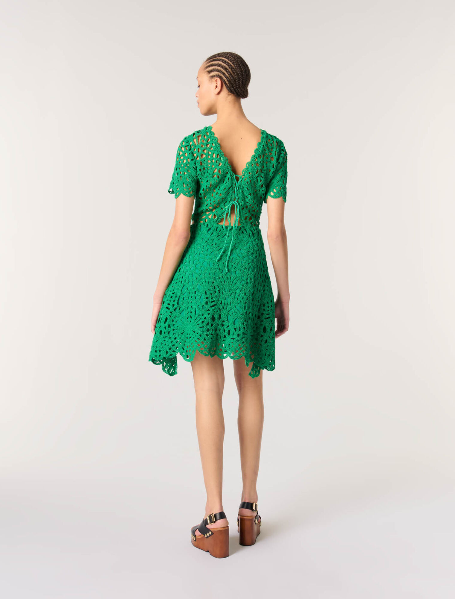 Kurzes gehäkeltes Kleid
