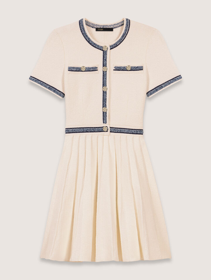 Kurzes Plissee-Kleid aus Strick