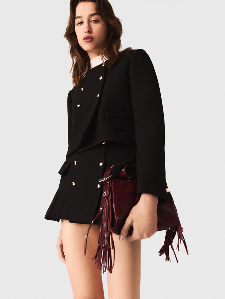 Kurze Jacke mit goldenen Knöpfen