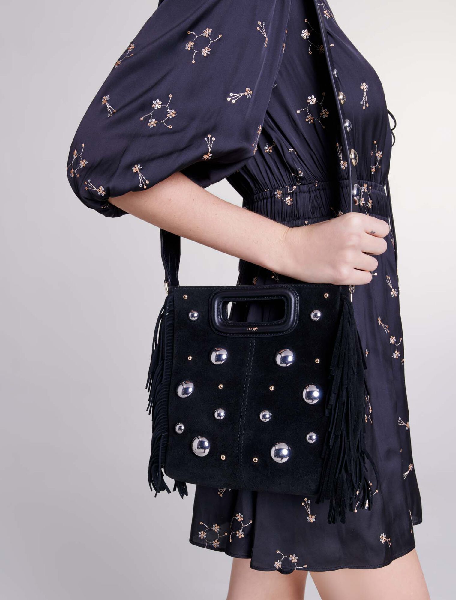 Besticktes Kleid mit Pailletten