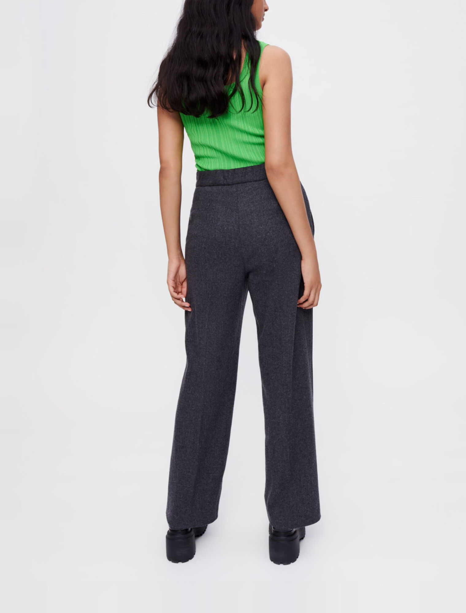 Weite Hose aus grauem Flanell