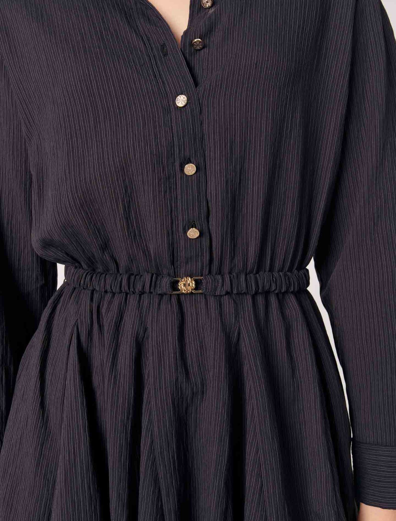 Kurzes Crêpe-Kleid