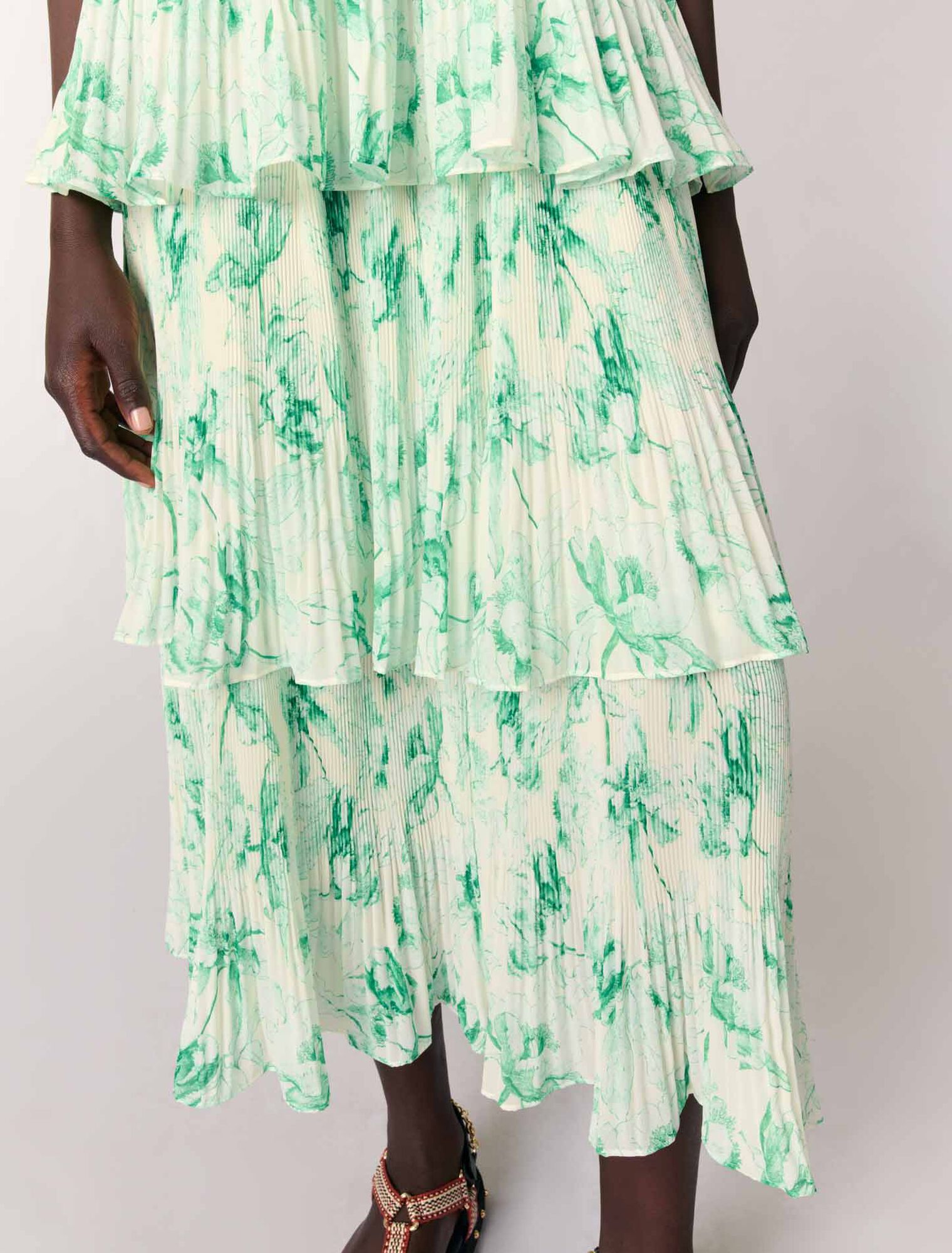 Bedrucktes langes Kleid mit Volants