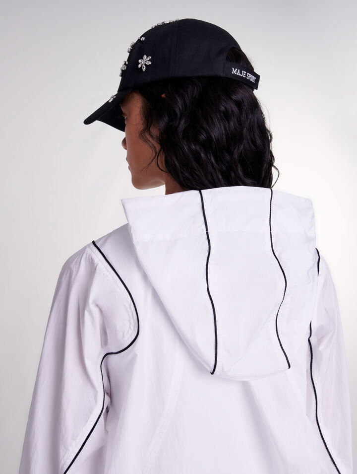 Windjacke mit Kapuze