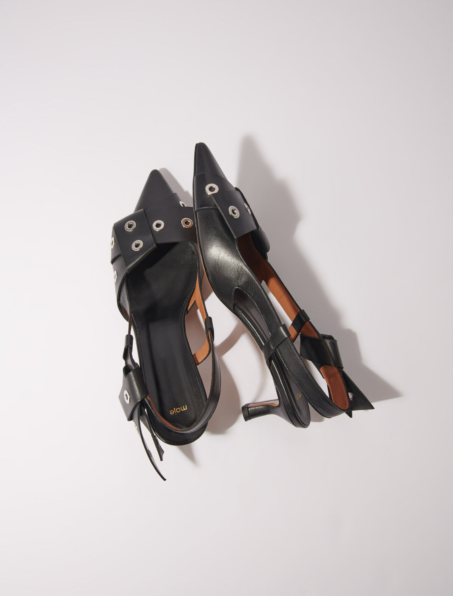 Spitze Pumps mit Schleifendetail