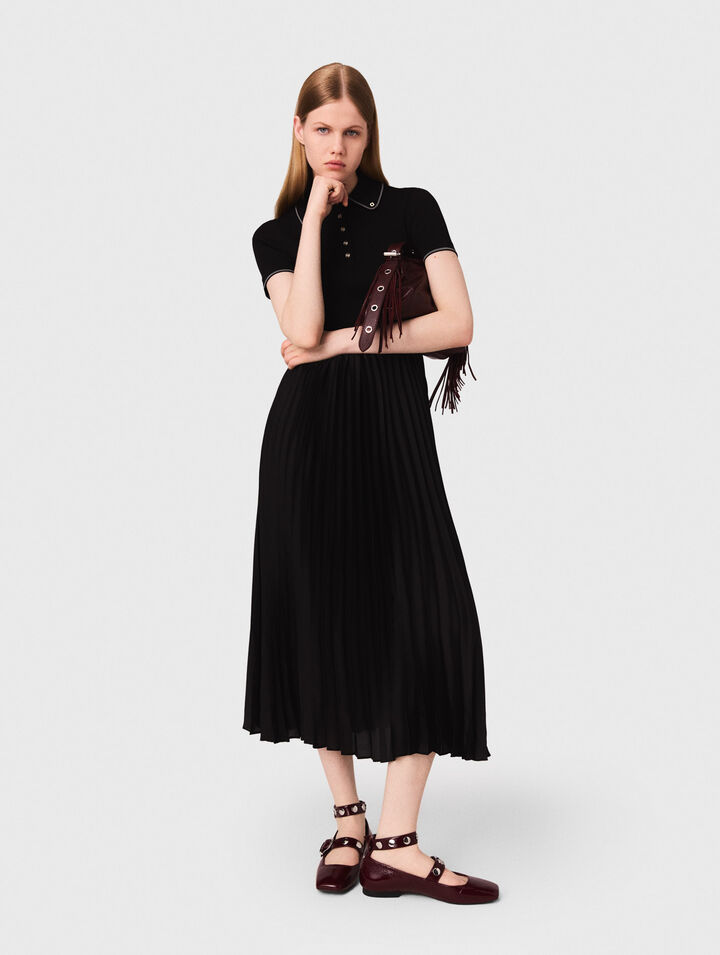 Plissiertes Kleid mit Polo-Kragen