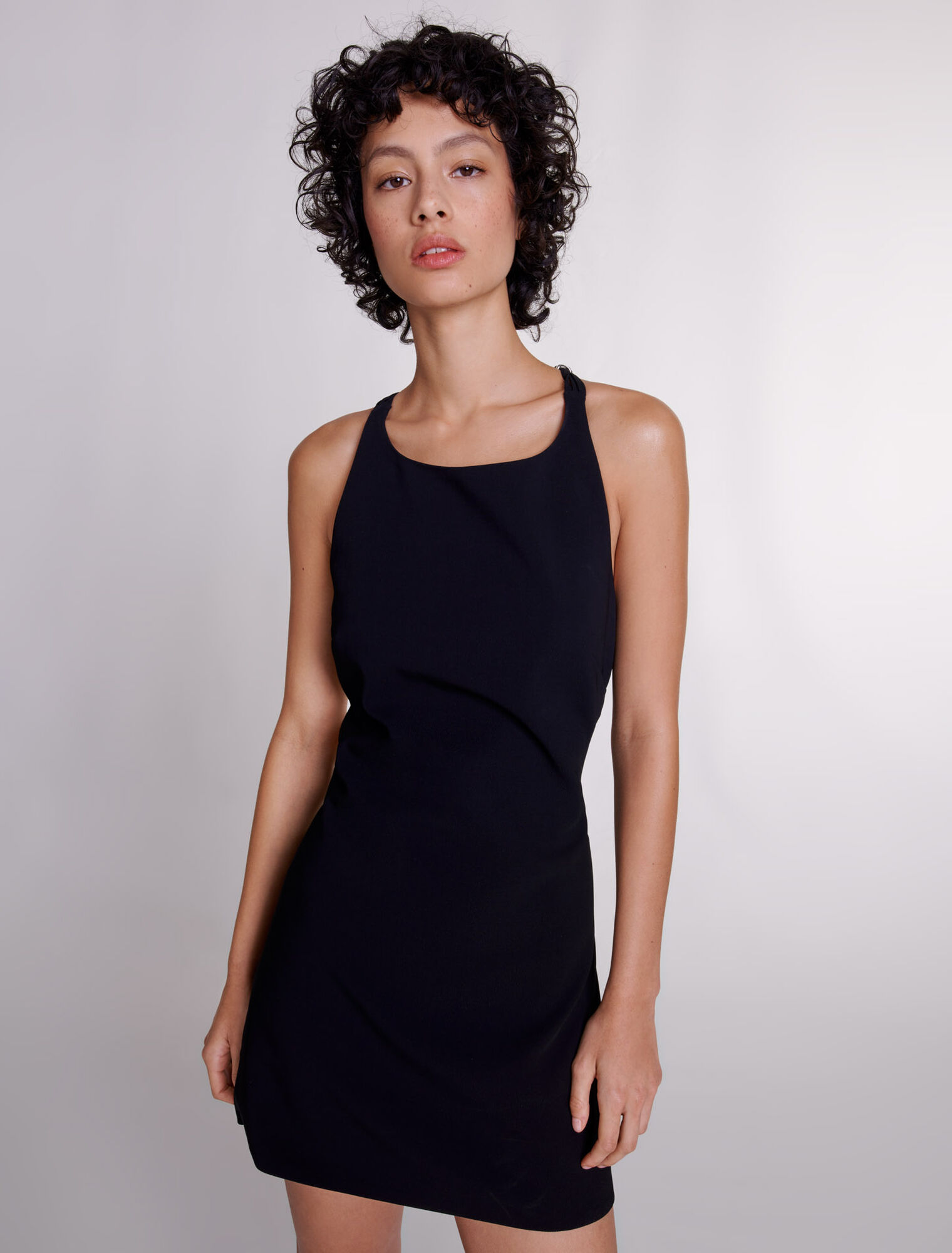 Kurzes Kleid mit Bindebändern
