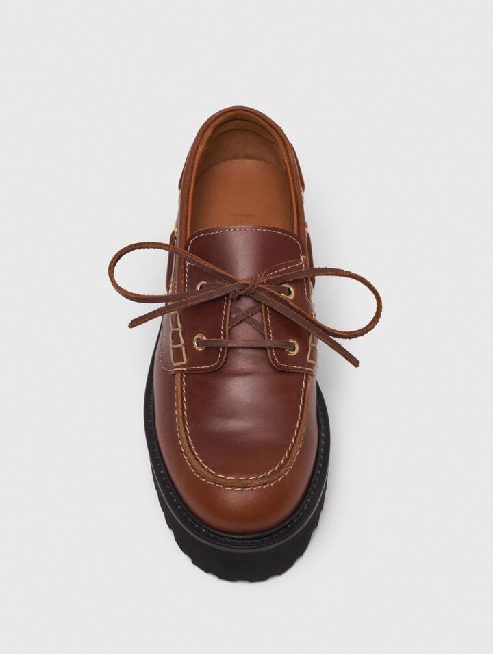 Bootsschuh mit klobiger Sohle