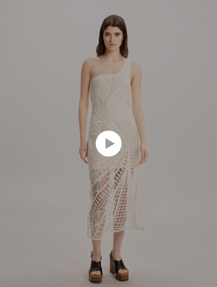 Asymmetrisches langes Häkelkleid