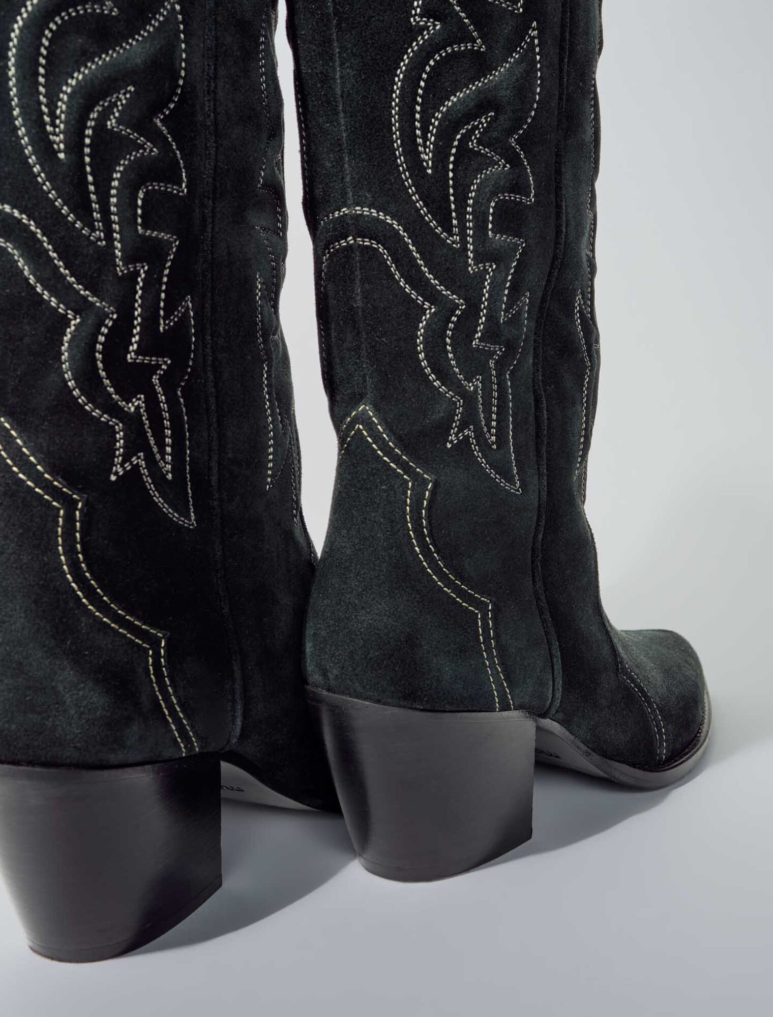 Santiags Stiefel aus Veloursleder