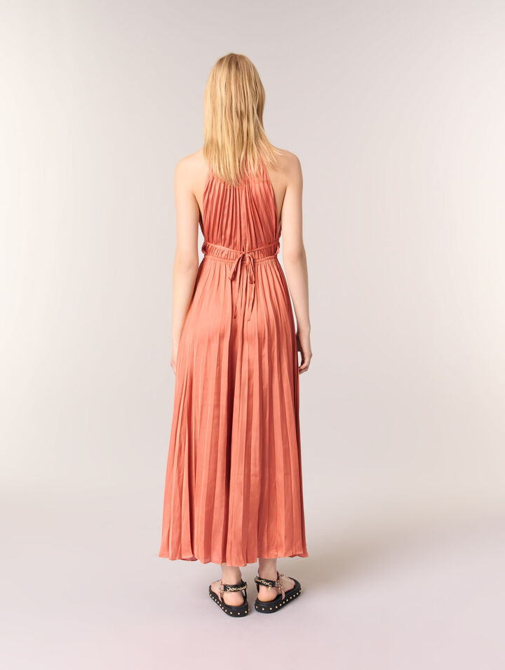 Langes plissiertes Kleid