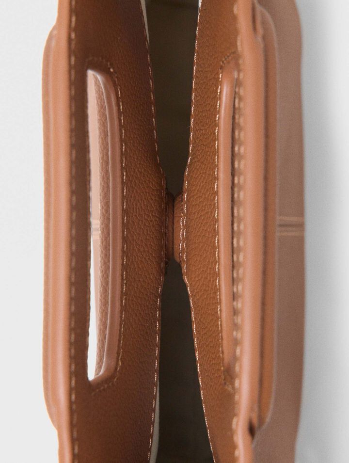 M-Tasche aus genarbtem Leder