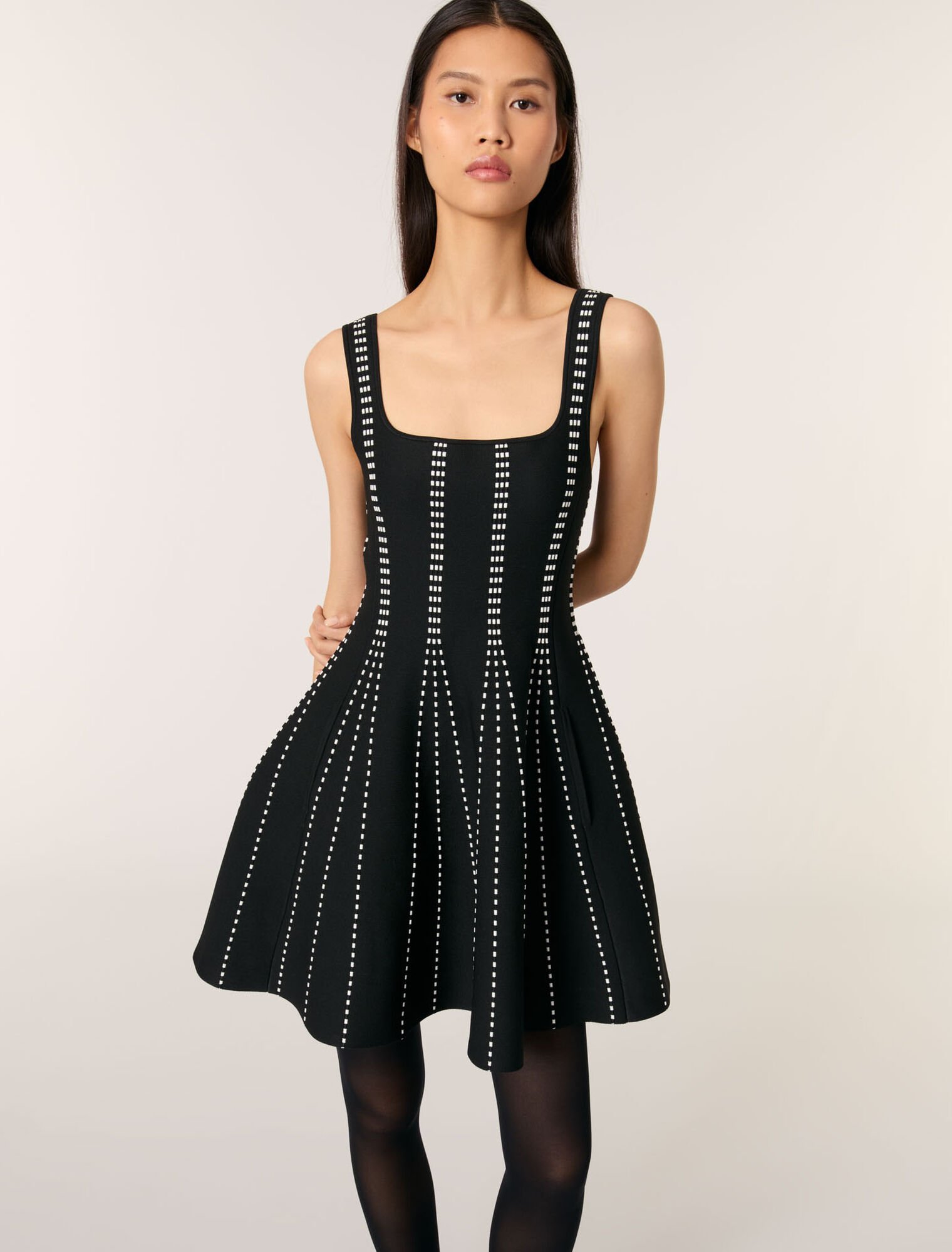 Kurzes Kleid aus Jacquard-Strick