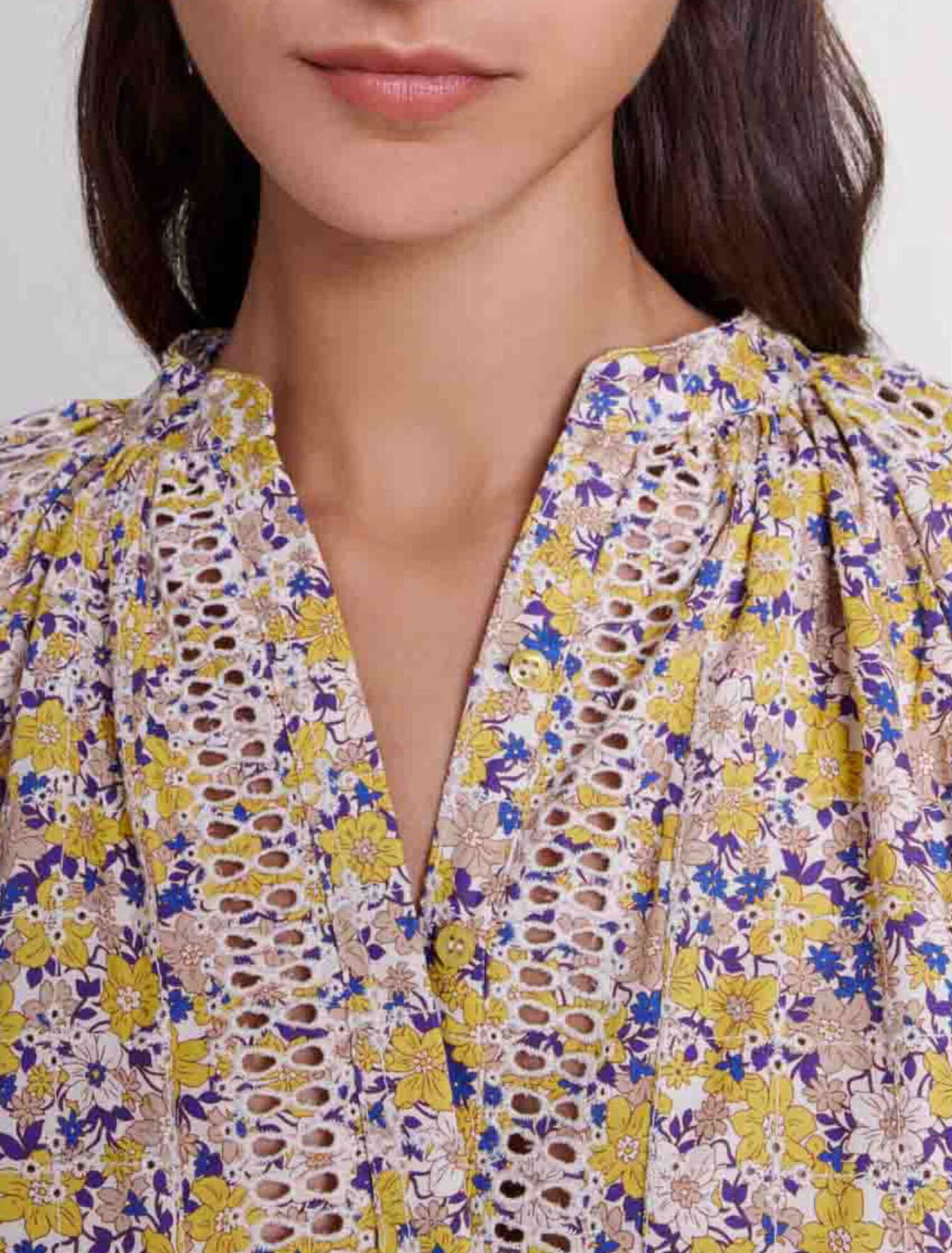 Bluse mit Aufdruck und Stickerei
