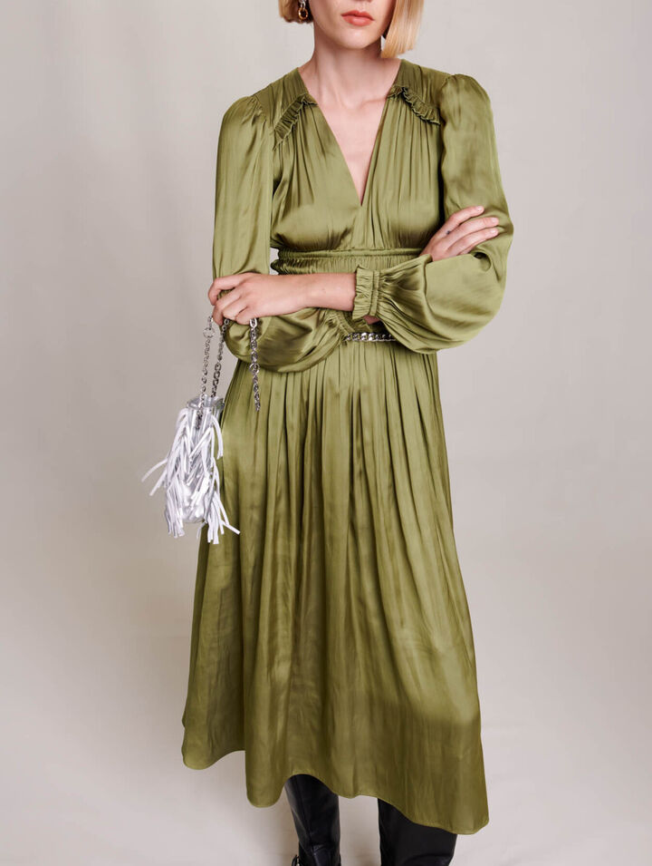 Halblanges Satin-Kleid mit Rüschen