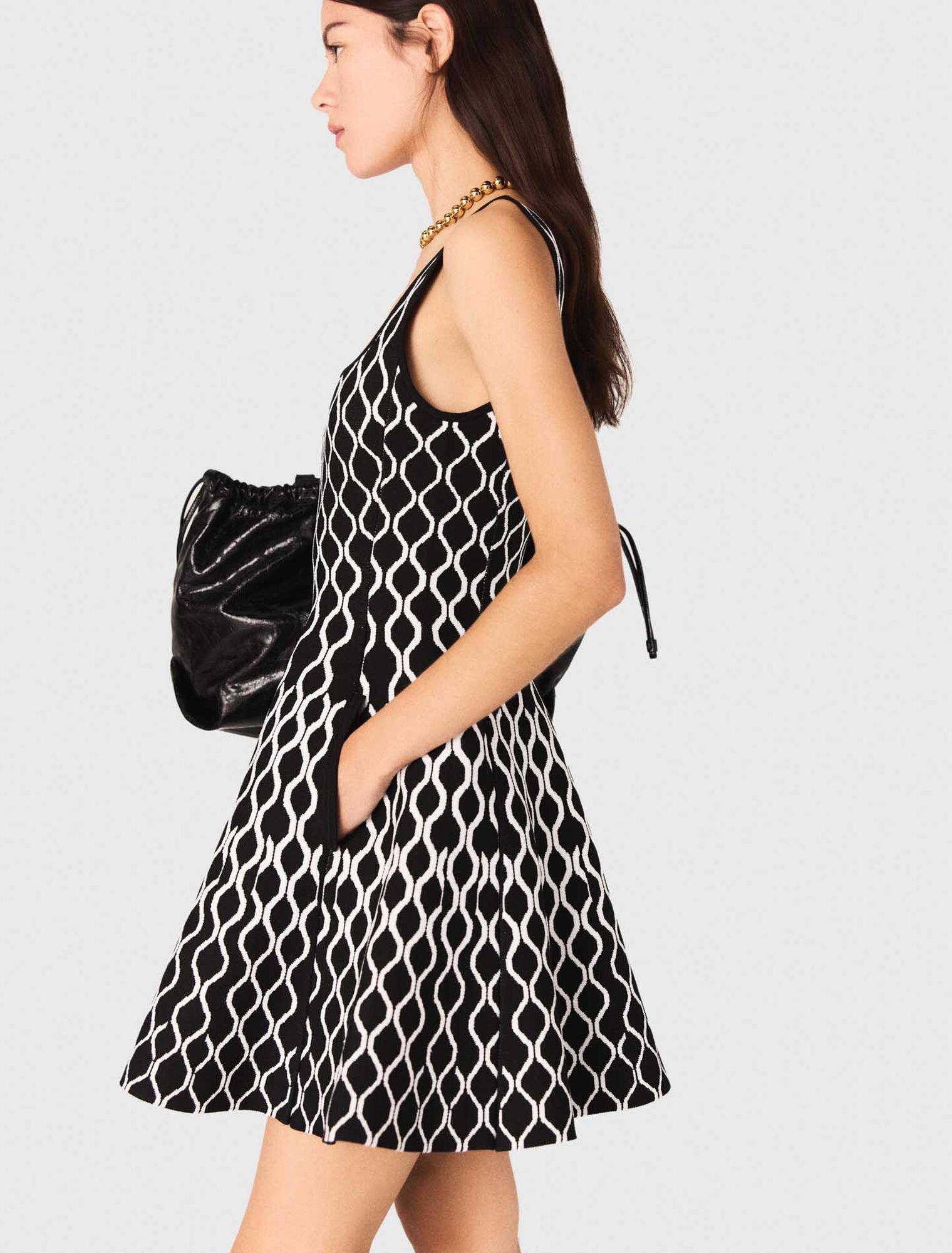 Kurzes Kleid aus Jacquard-Strick