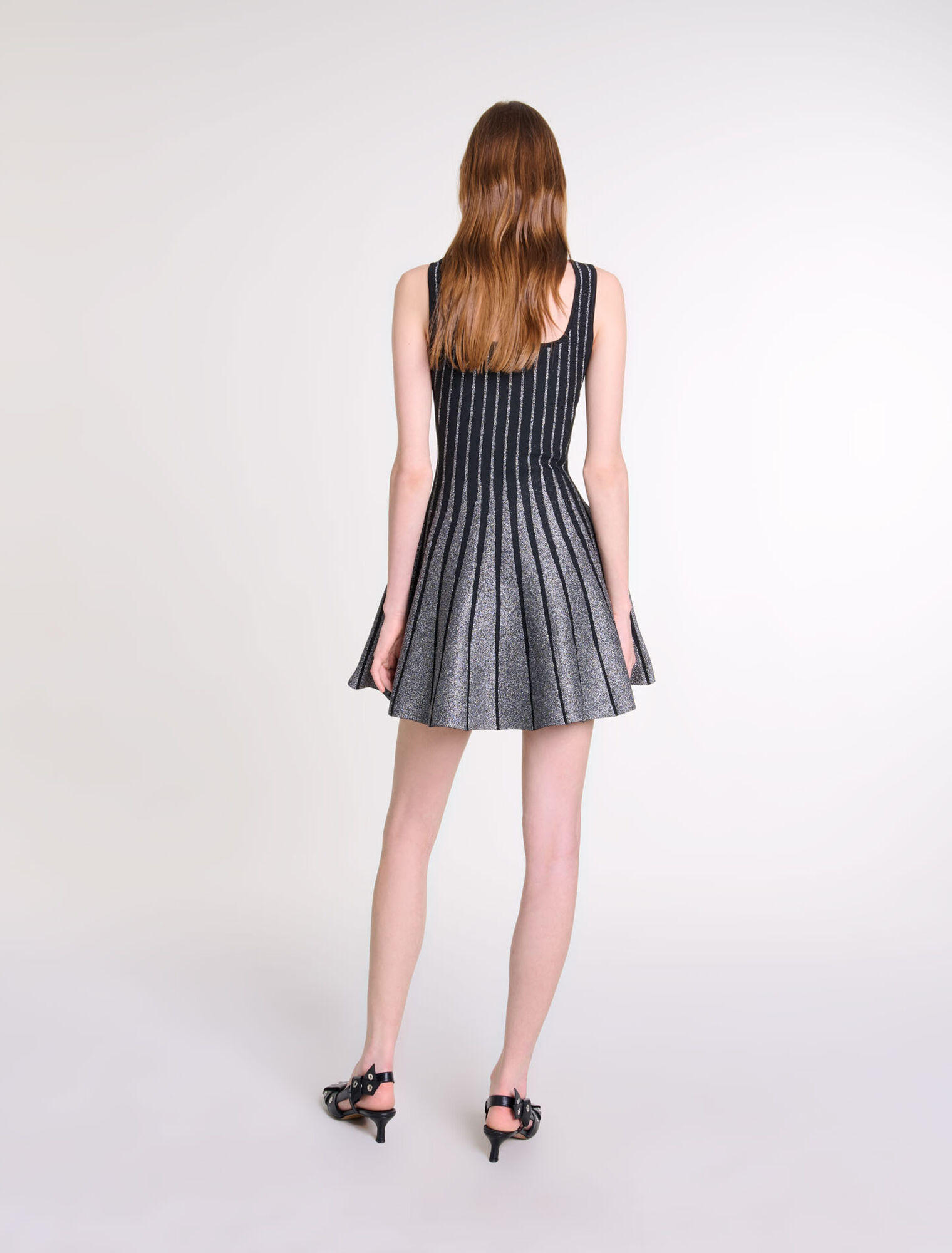 Kurzes Kleid aus Jacquard-Strick