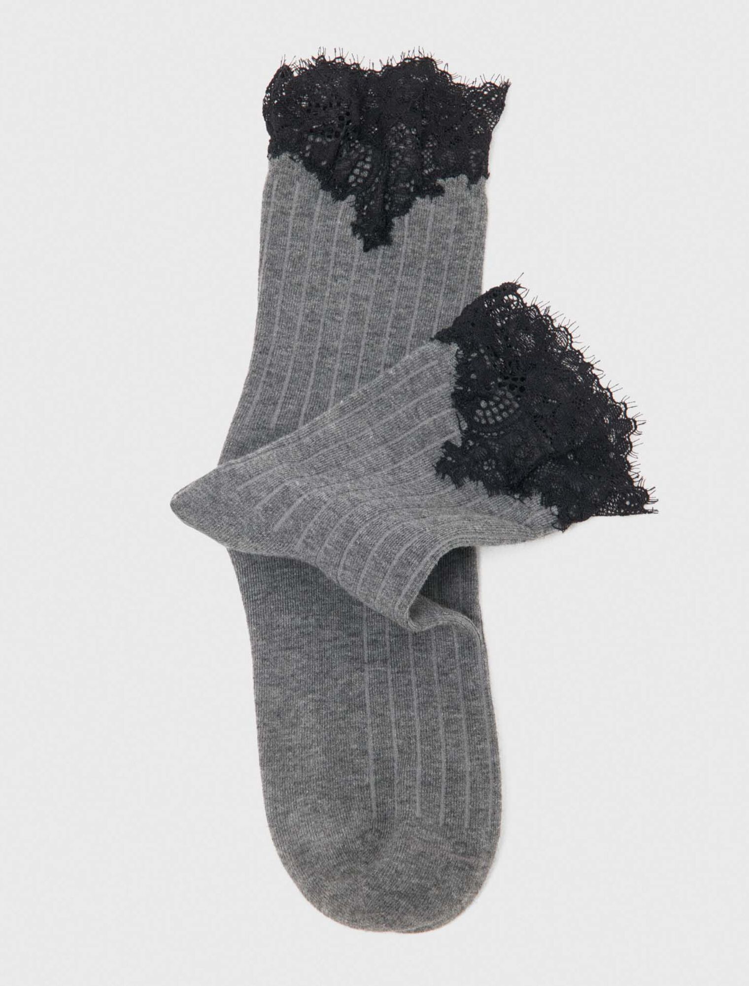 Socken aus Baumwolle und Spitze