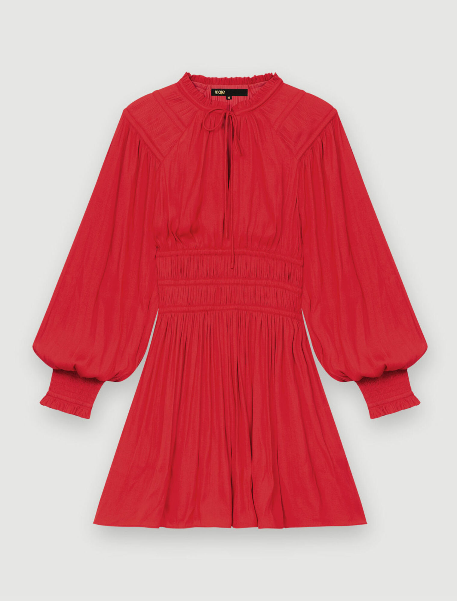 Satin-Kleid, an der Taille tailliert