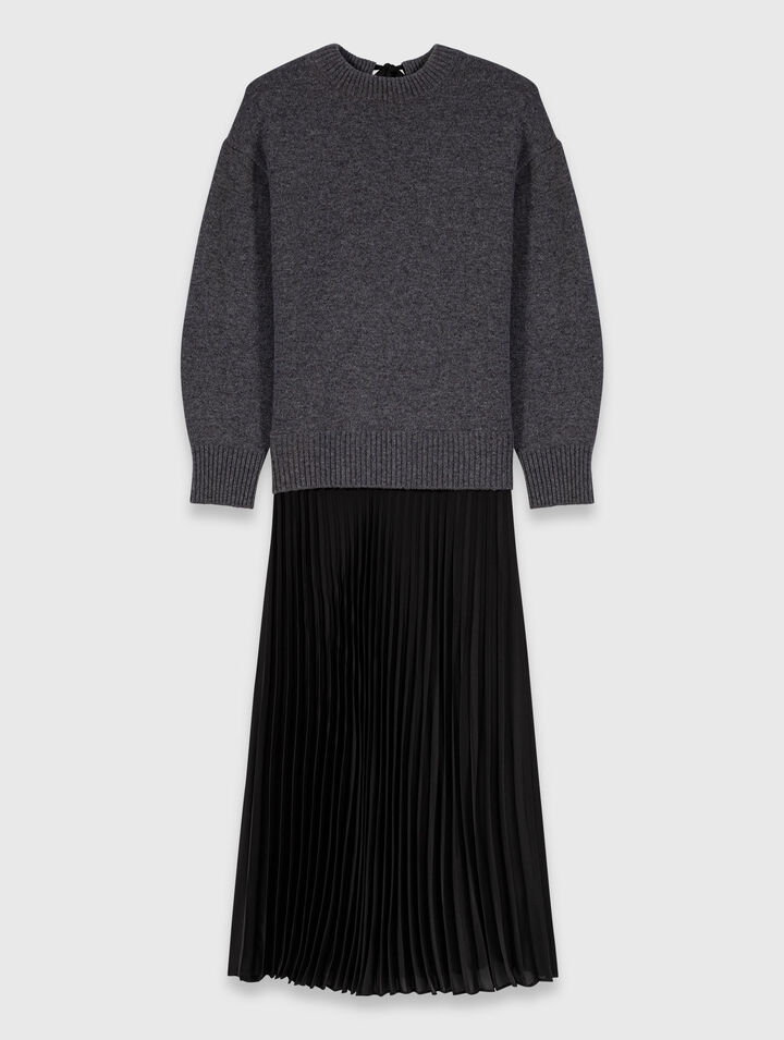Langes Kleid im Materialmix