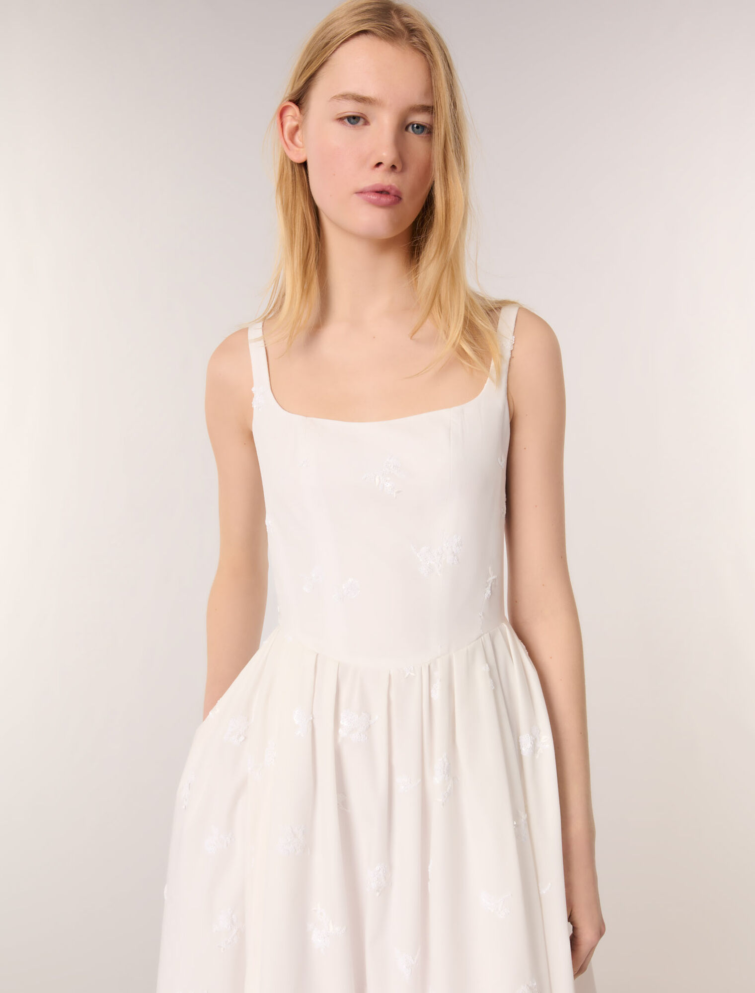 Besticktes Midi-Baumwollkleid