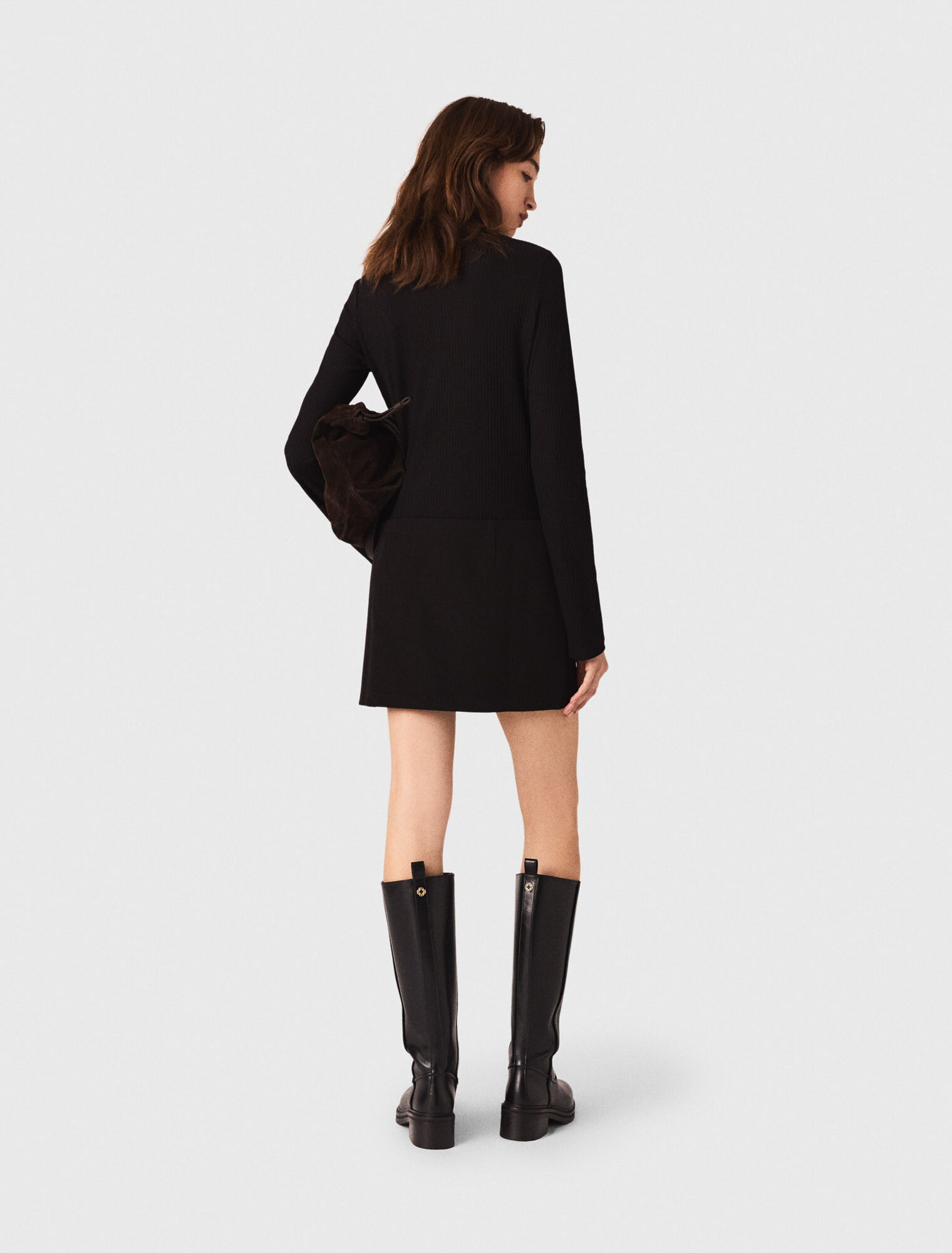 Kurzes Kleid mit Stehkragen