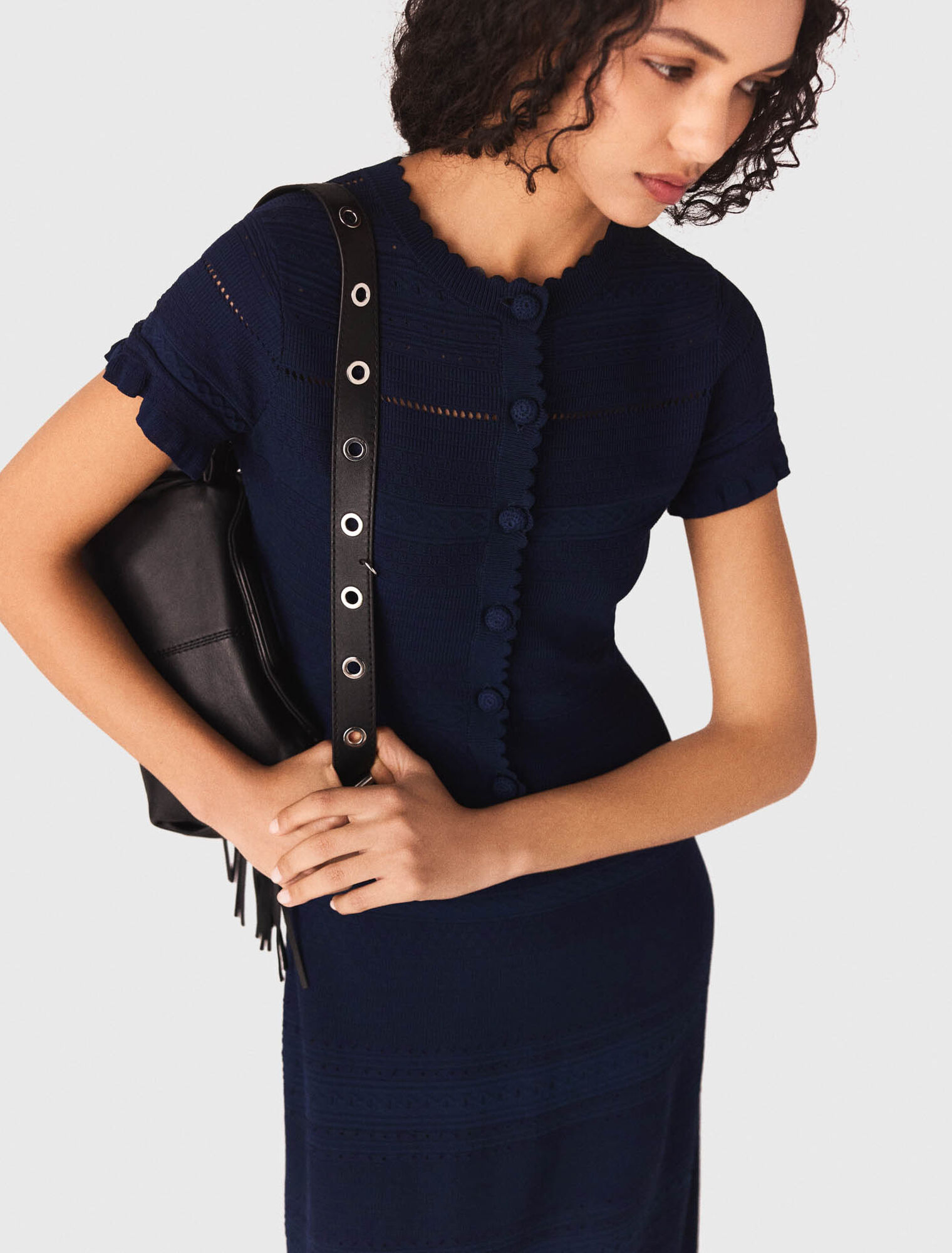 Langes Strickkleid mit Volants