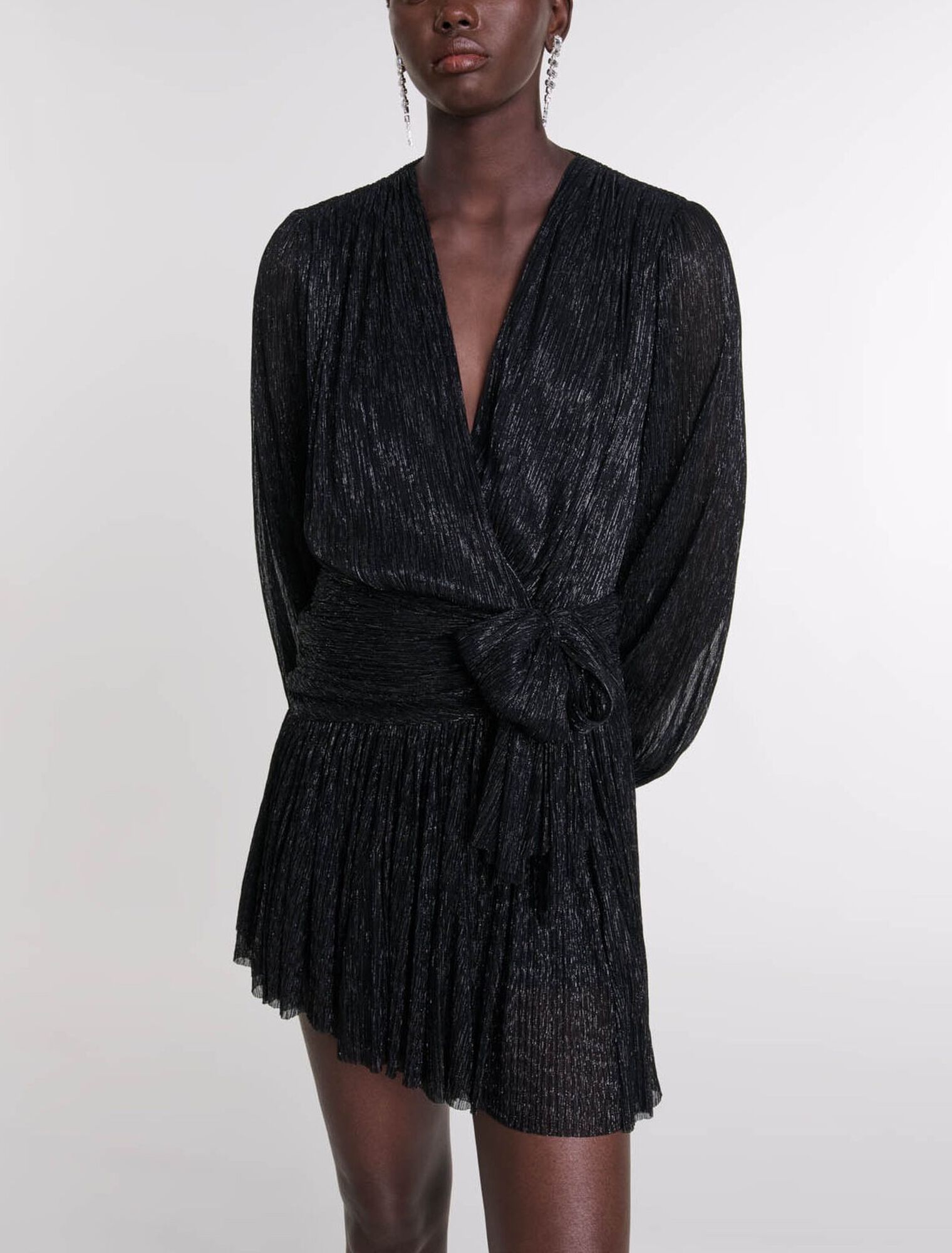 Kurzes Lam&eacute;-Kleid