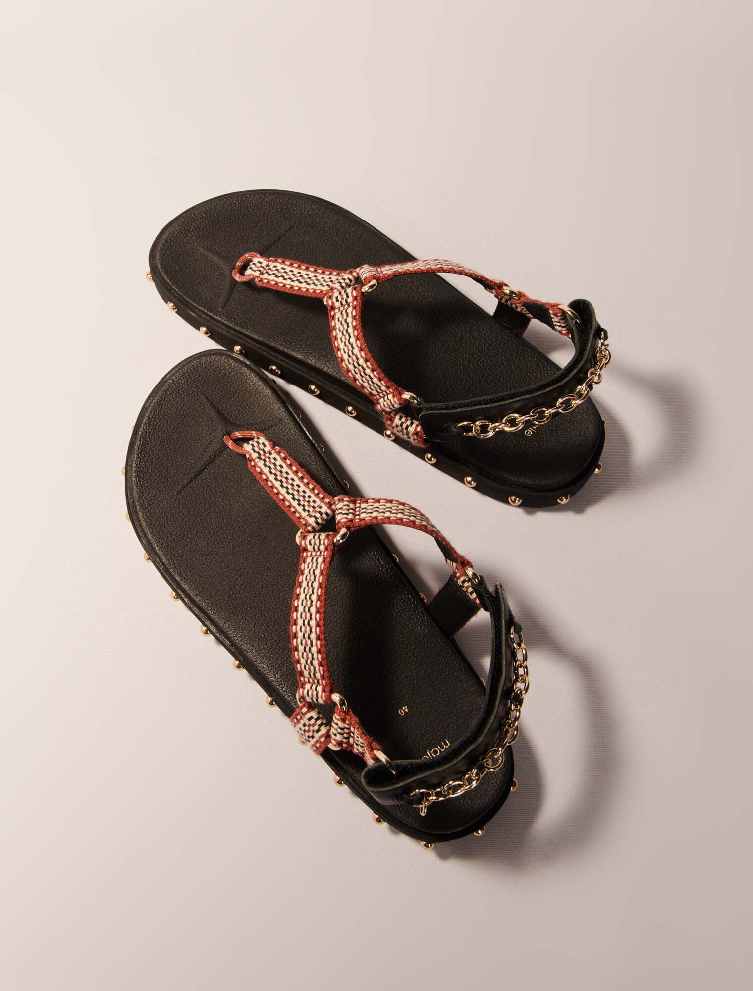 Flache Sandalen aus Kordel und Leder