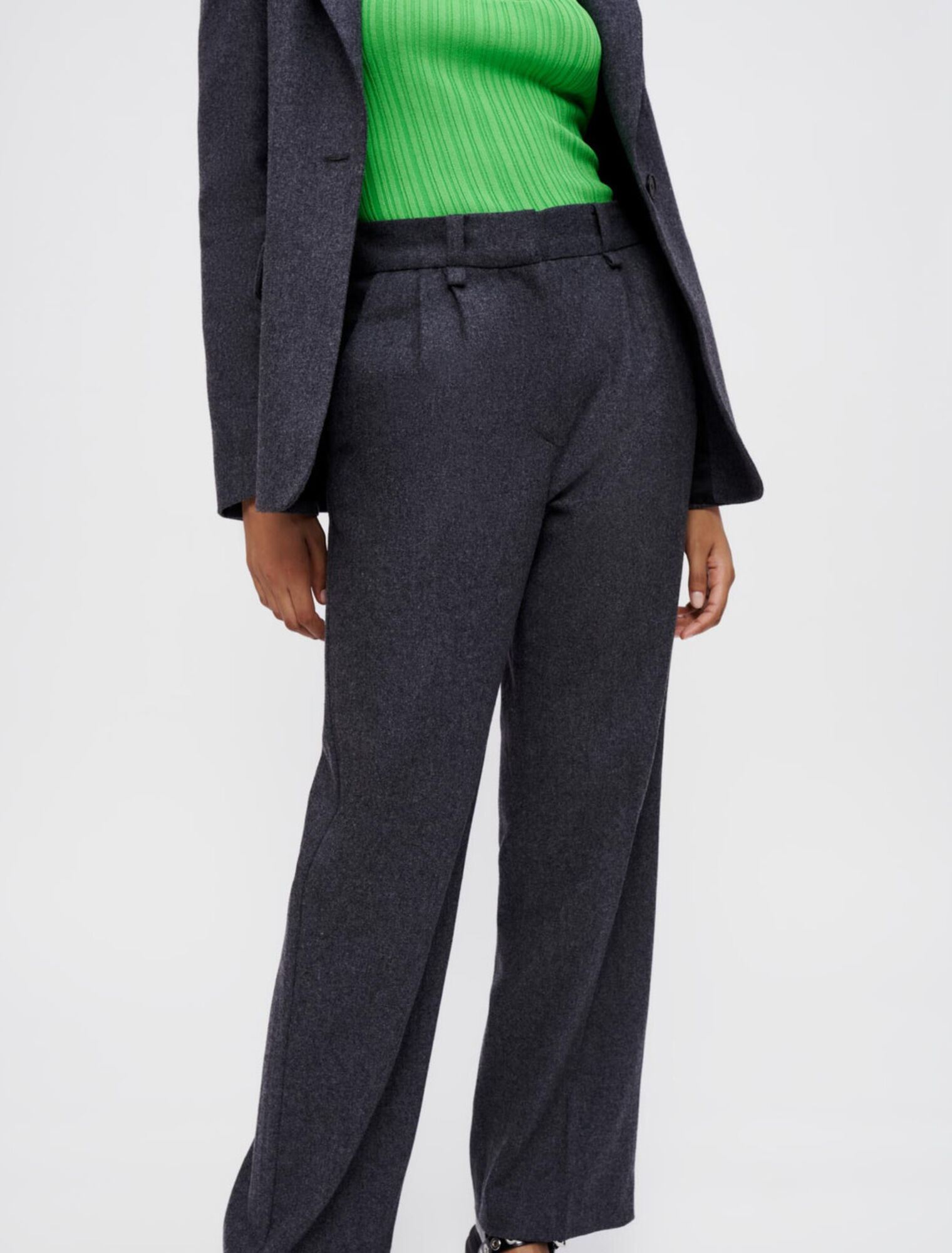 Weite Hose aus grauem Flanell