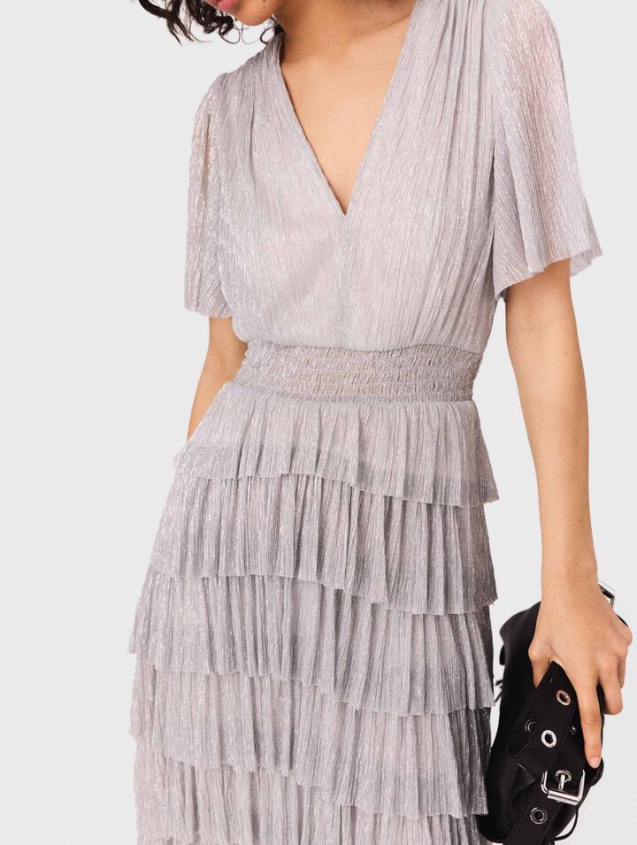 Metallisiertes Kleid mit Rüschen