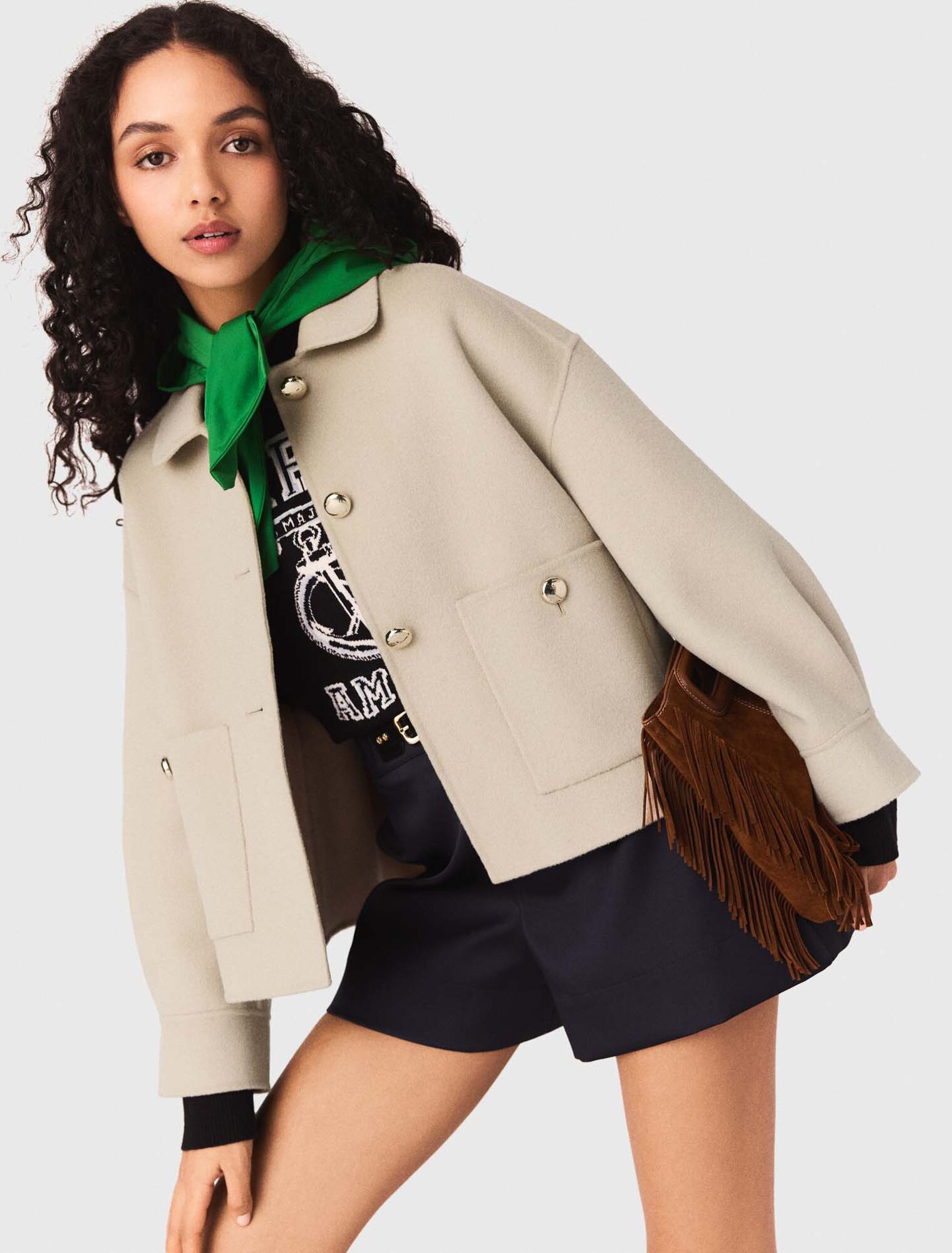 Kurze Wolljacke mit Plisseer&uuml;cken