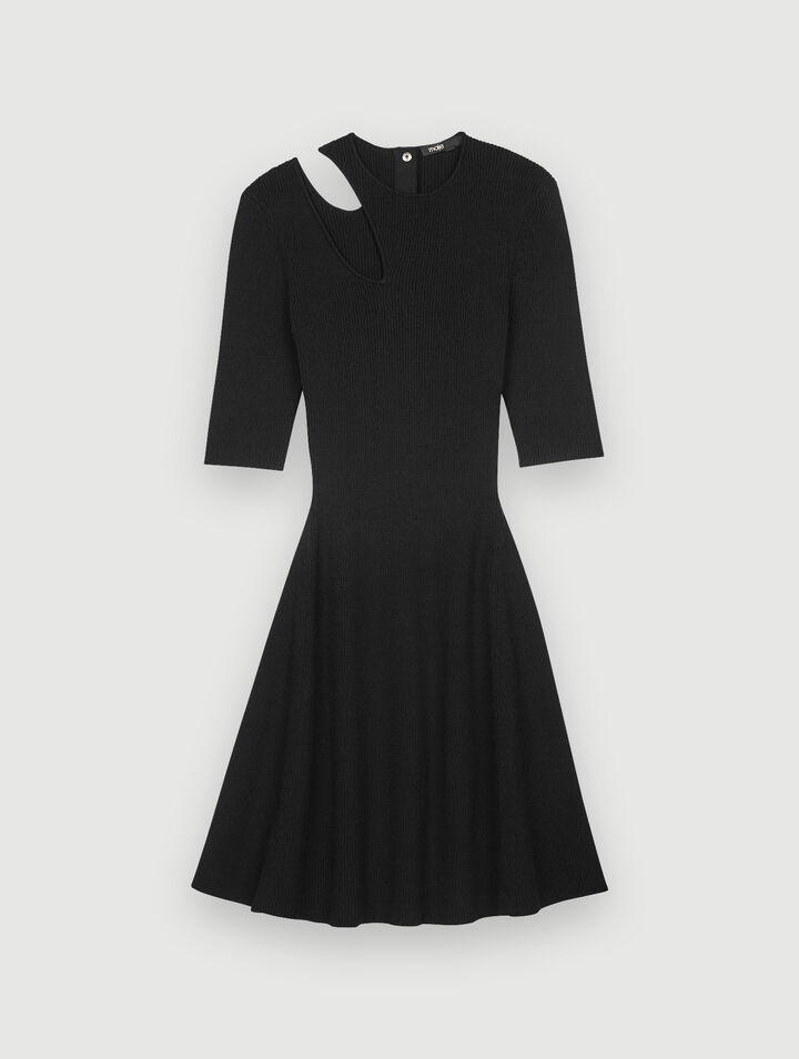 Strickkleid mit Cutout an den Schultern