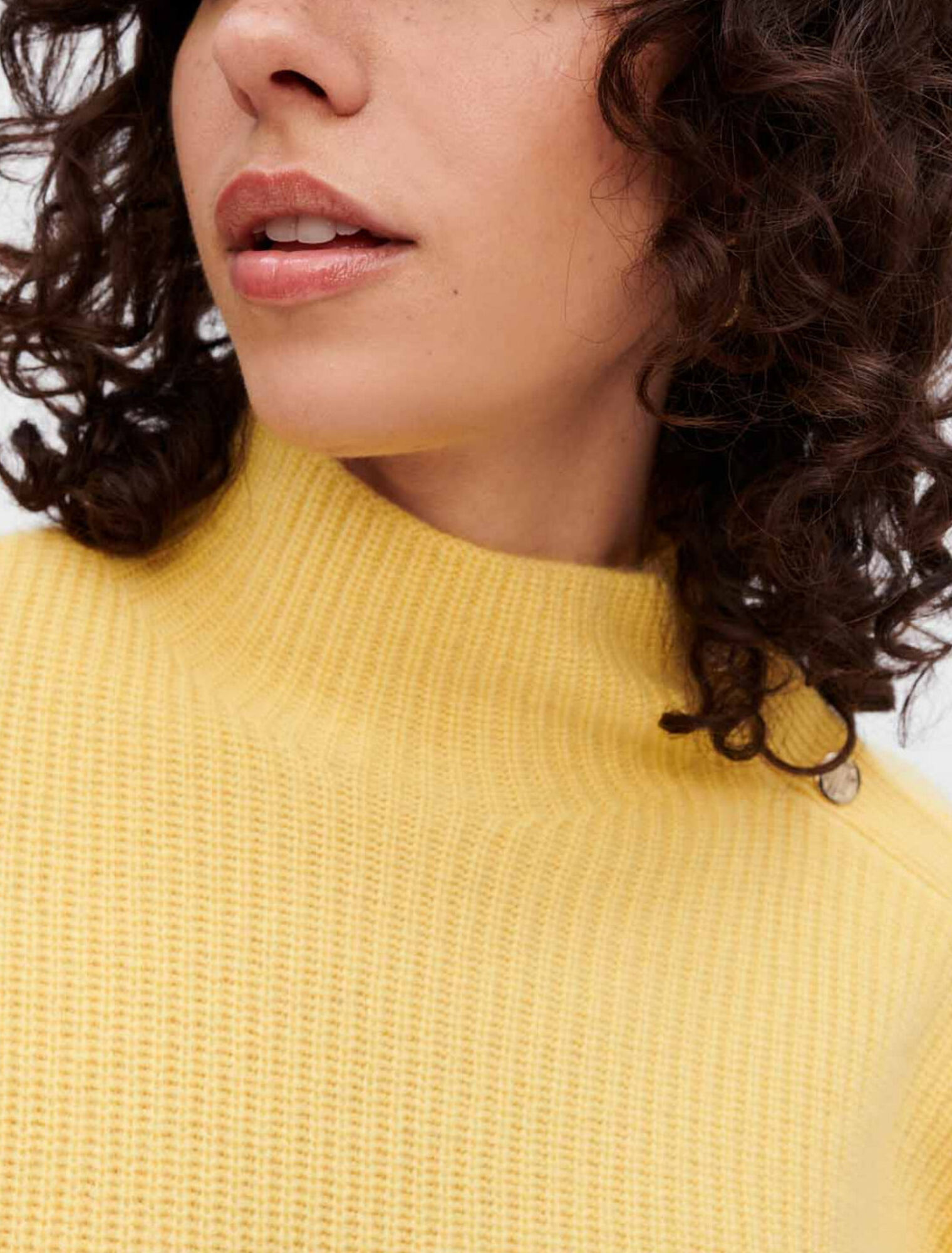 Kaschmirpullover mit Druckknöpfen
