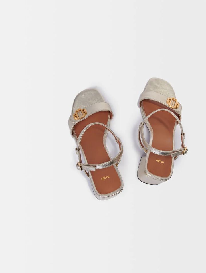 Sandalen aus metallisiertem Leder