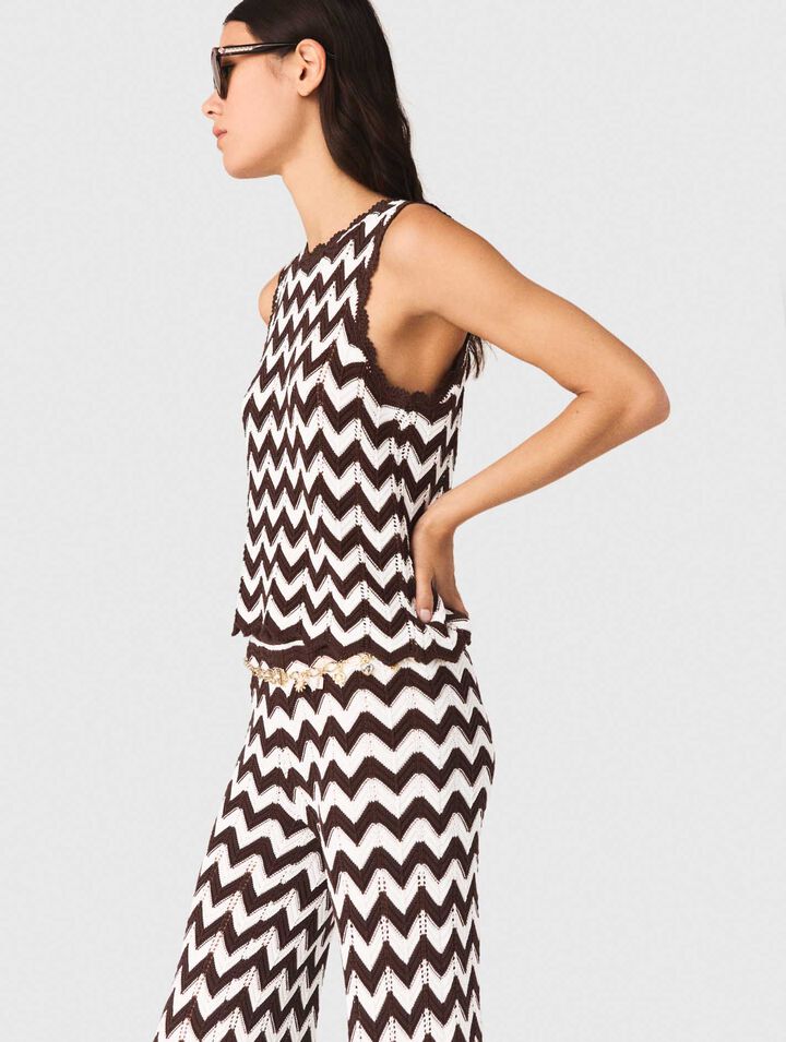 Geh&auml;keltes Top mit Zickzackmuster