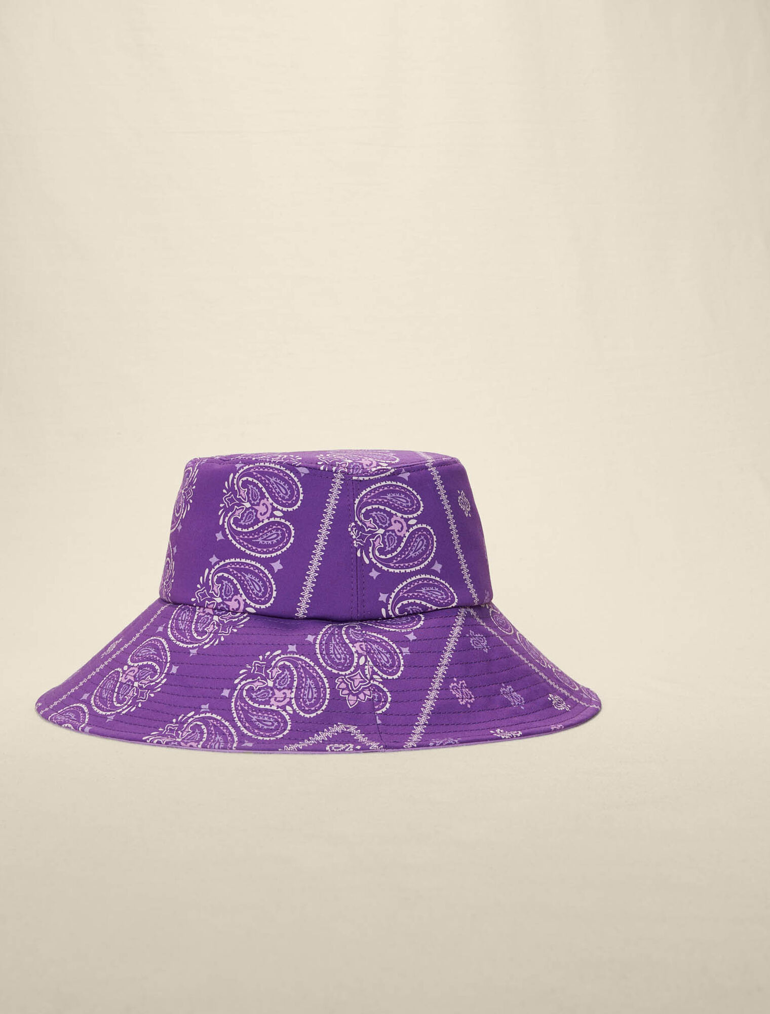 Bob mit Paisley-Print