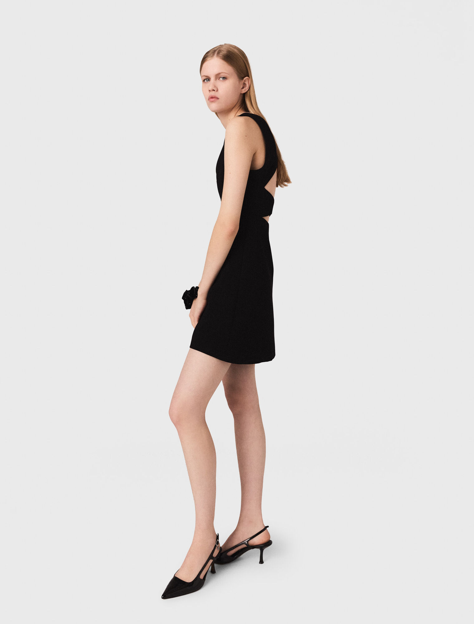 Kurzes Kleid mit Schmuckstickerei