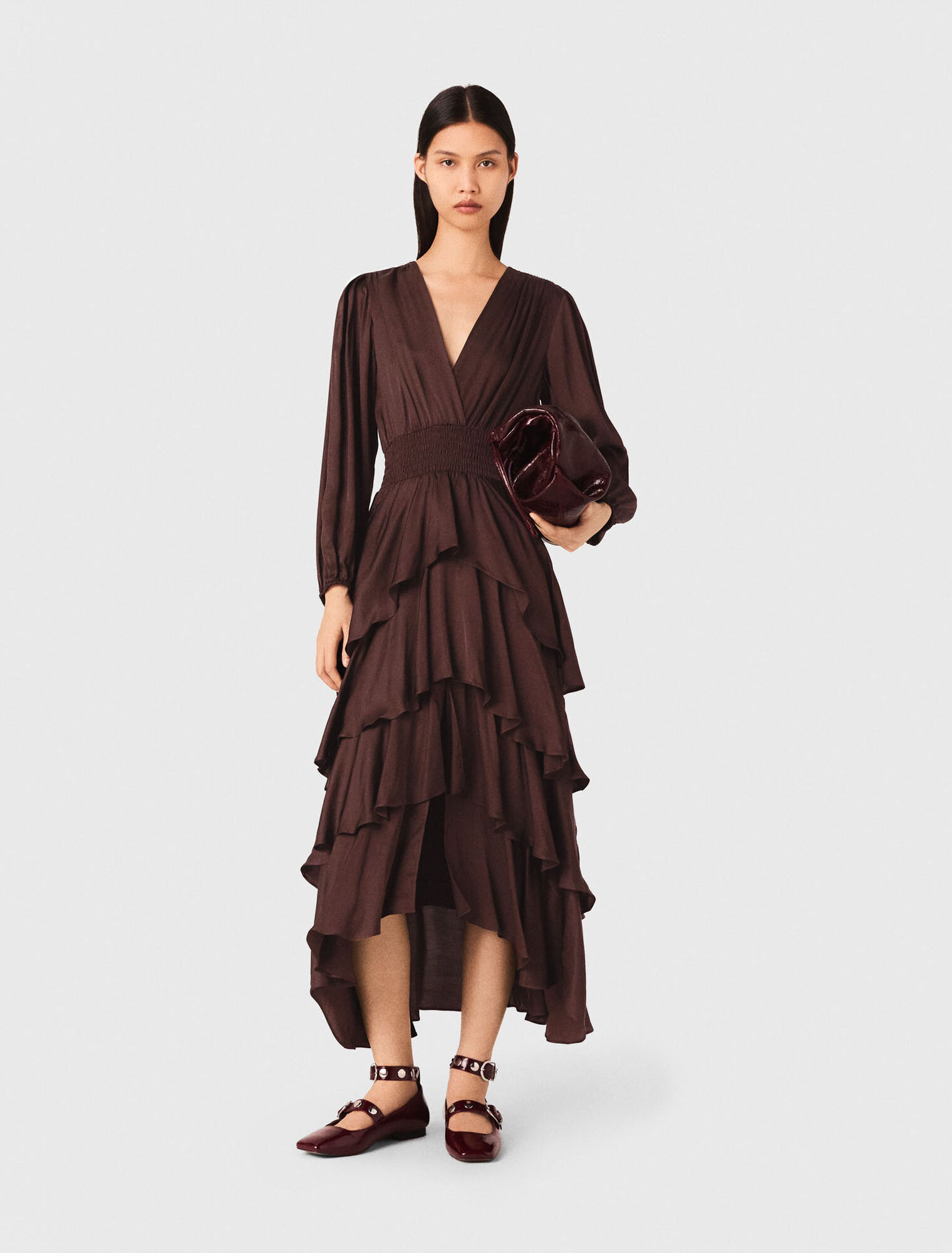 Langes fließendes Kleid mit Volants