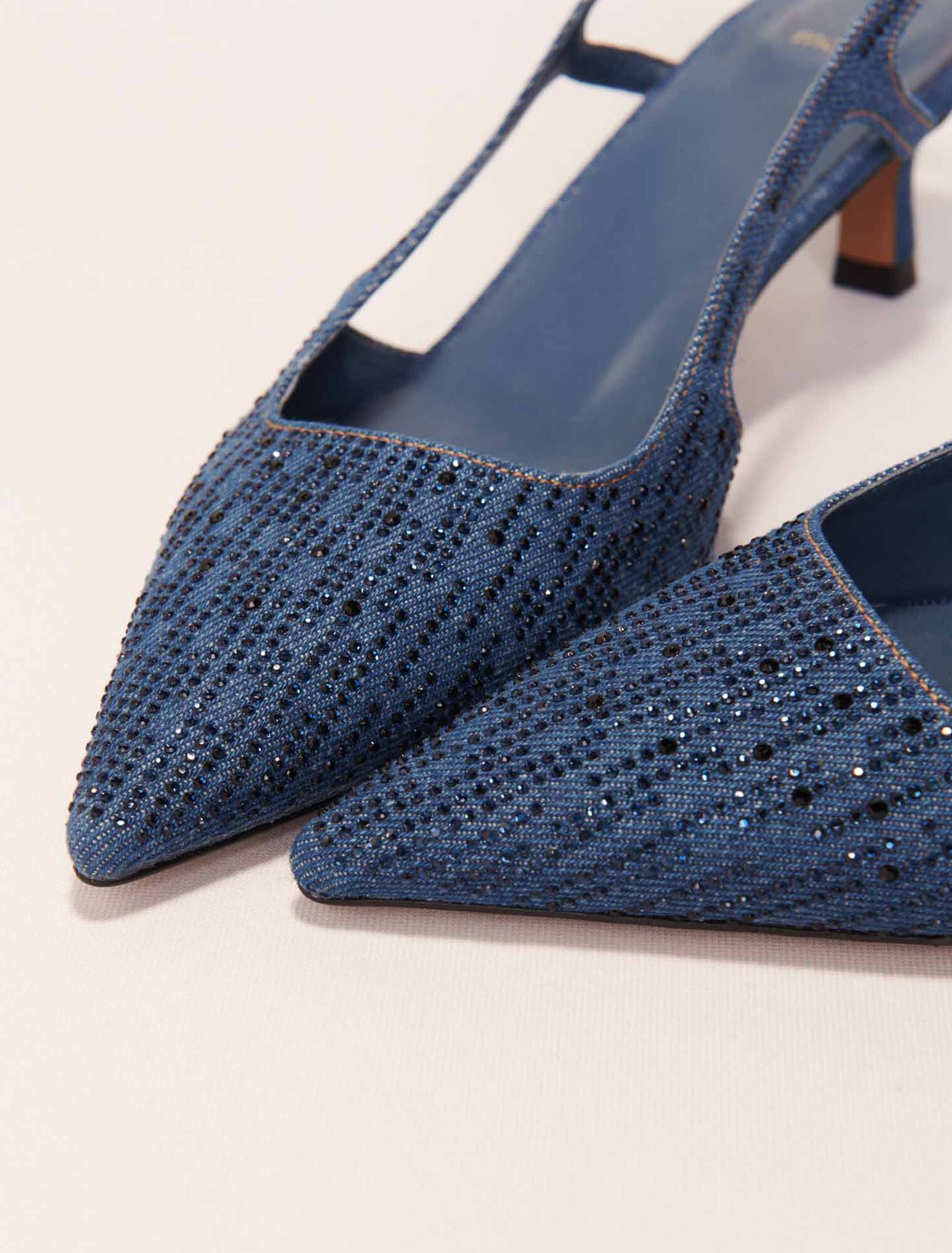 Slingback-Denim-Pumps mit Strass