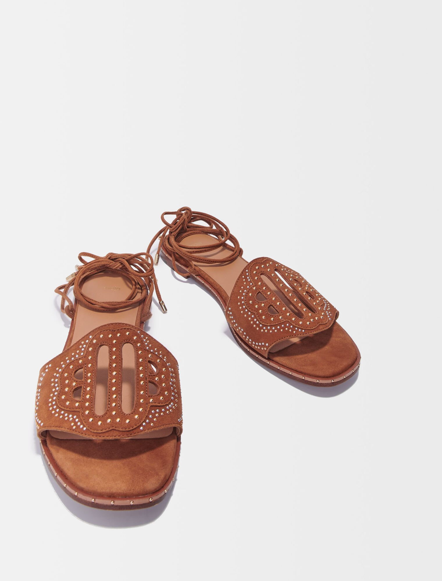 Flache Sandalen zum Binden mit Studs